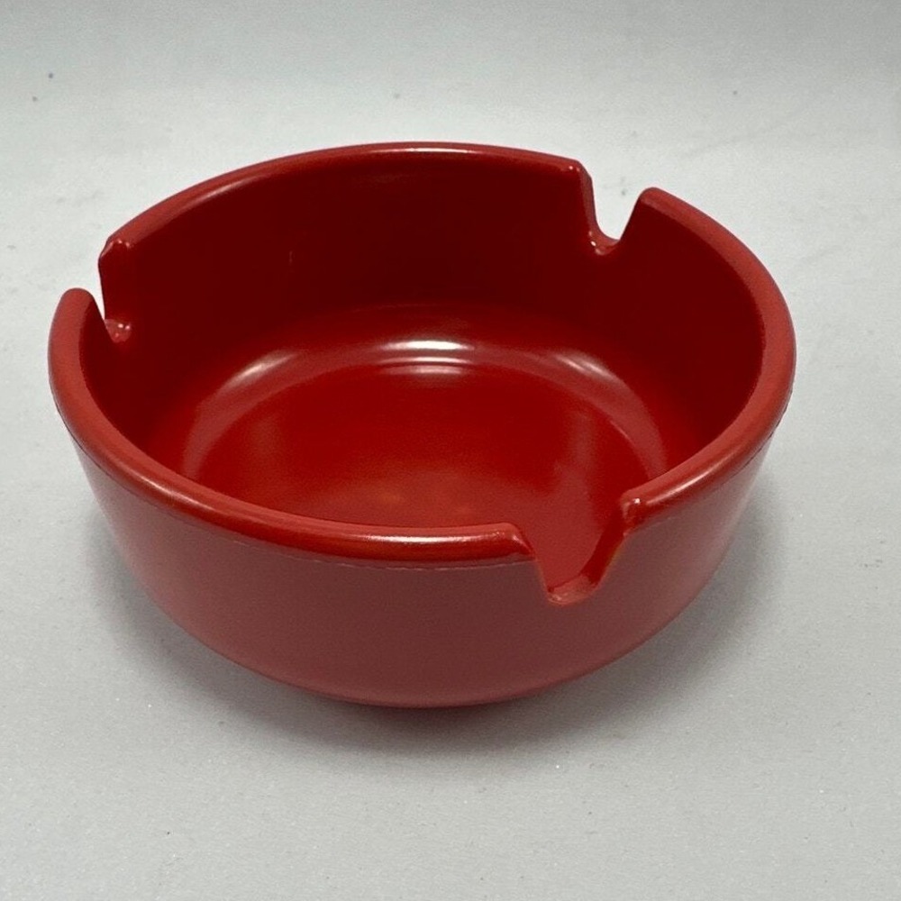 Dealers Choice Ashtray Red Round Ceramic Tabletop Cigarette Holder‎ Japan
